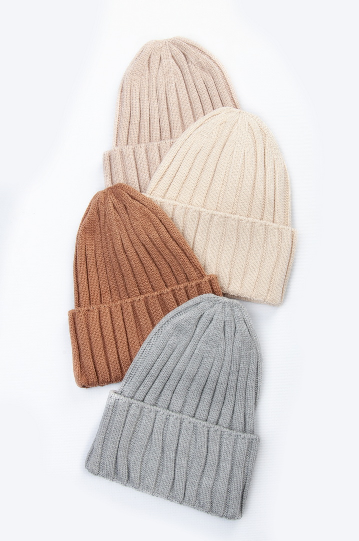 Шапка жіноча